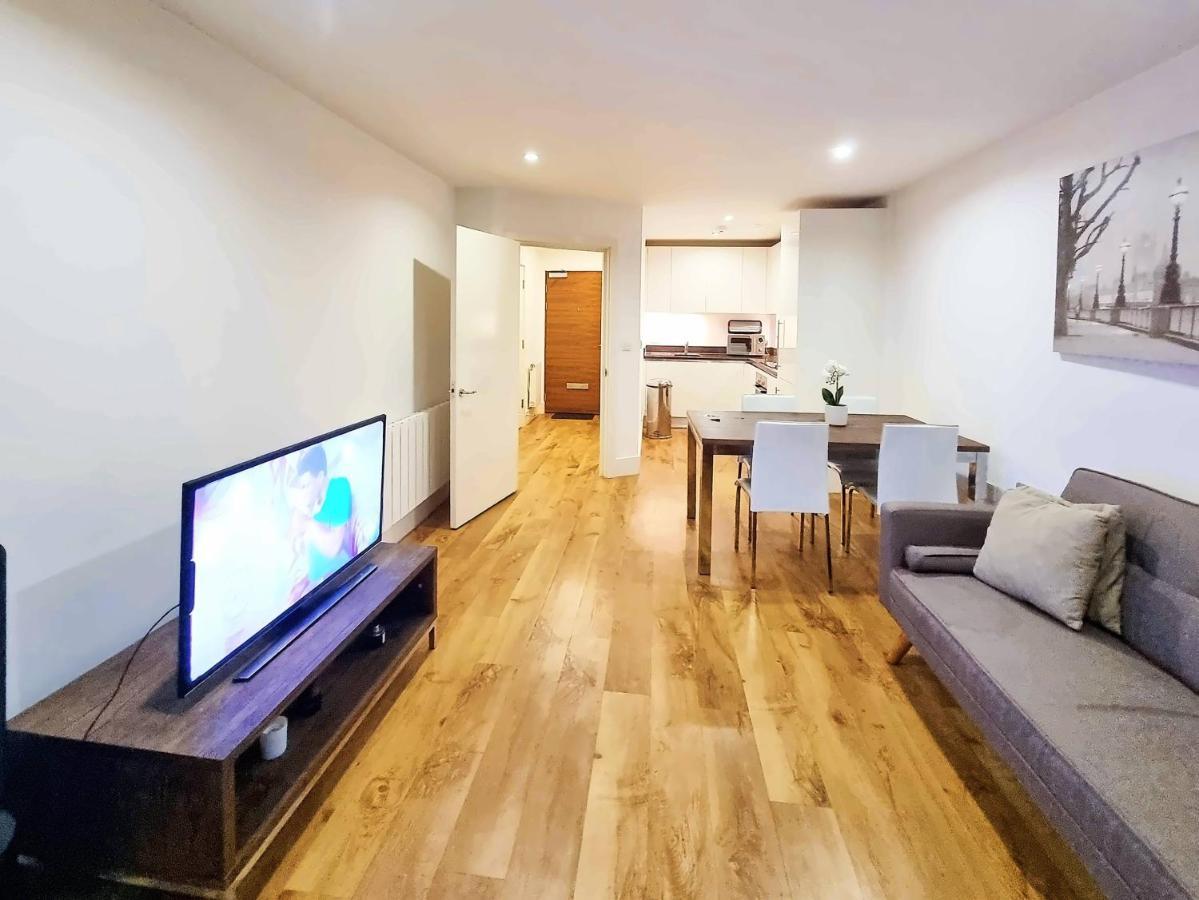 Your Riverside Home 2 With Private Balcony ロンドン エクステリア 写真